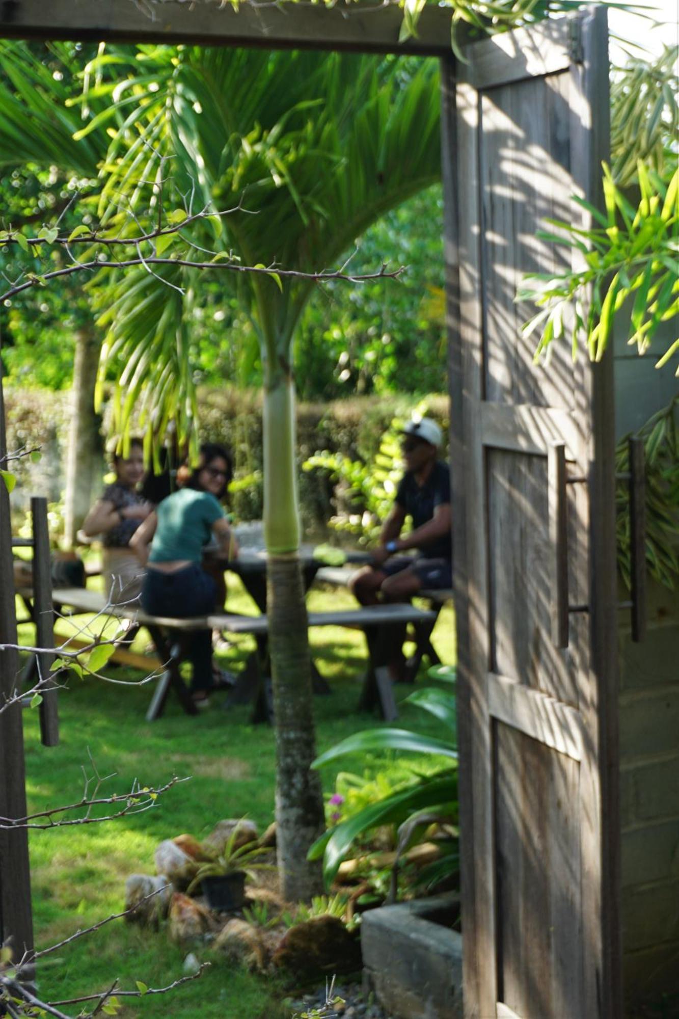 Basa-Basi Lodge Karimunjawa Exterior photo