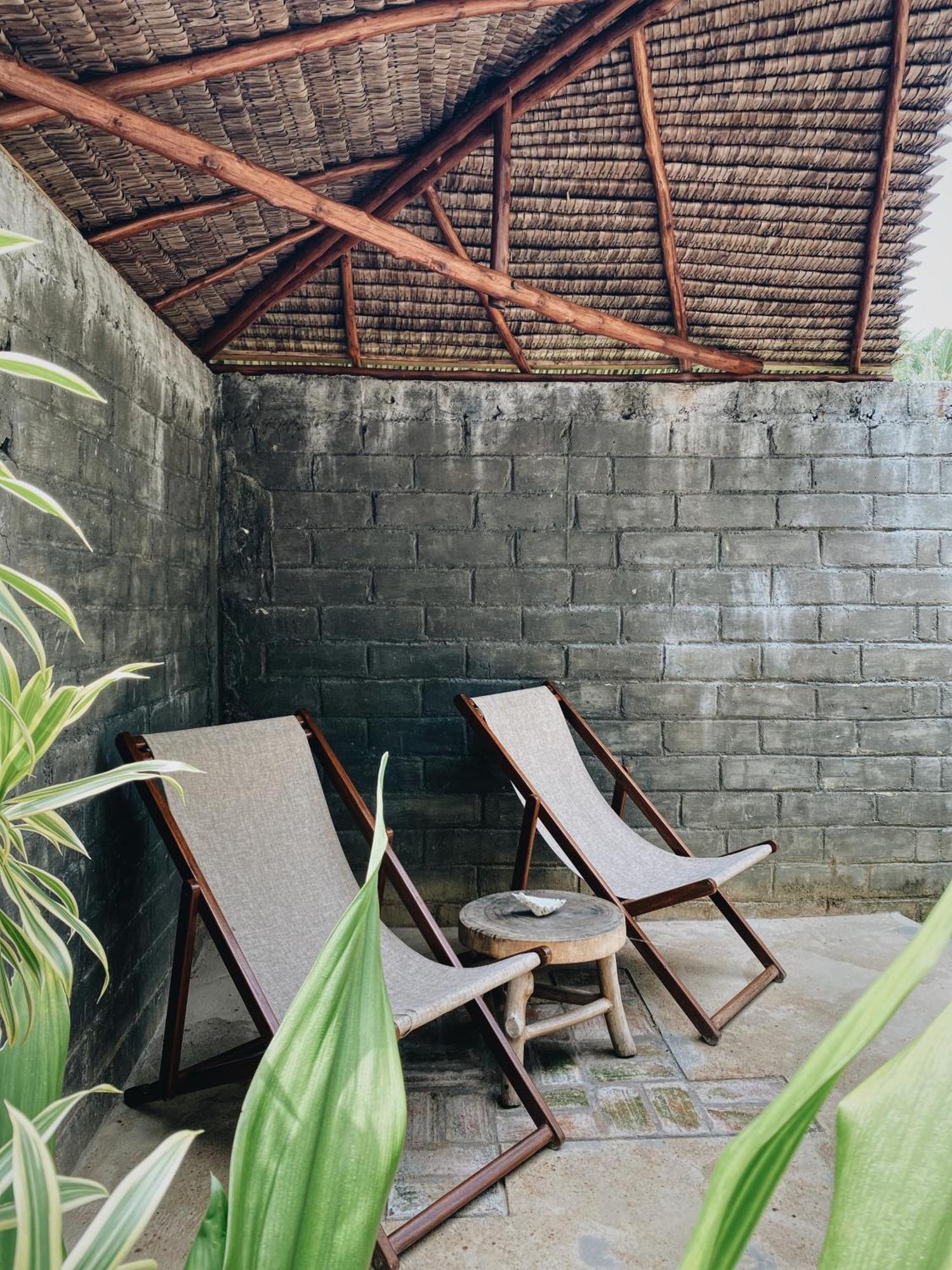 Basa-Basi Lodge Karimunjawa Exterior photo