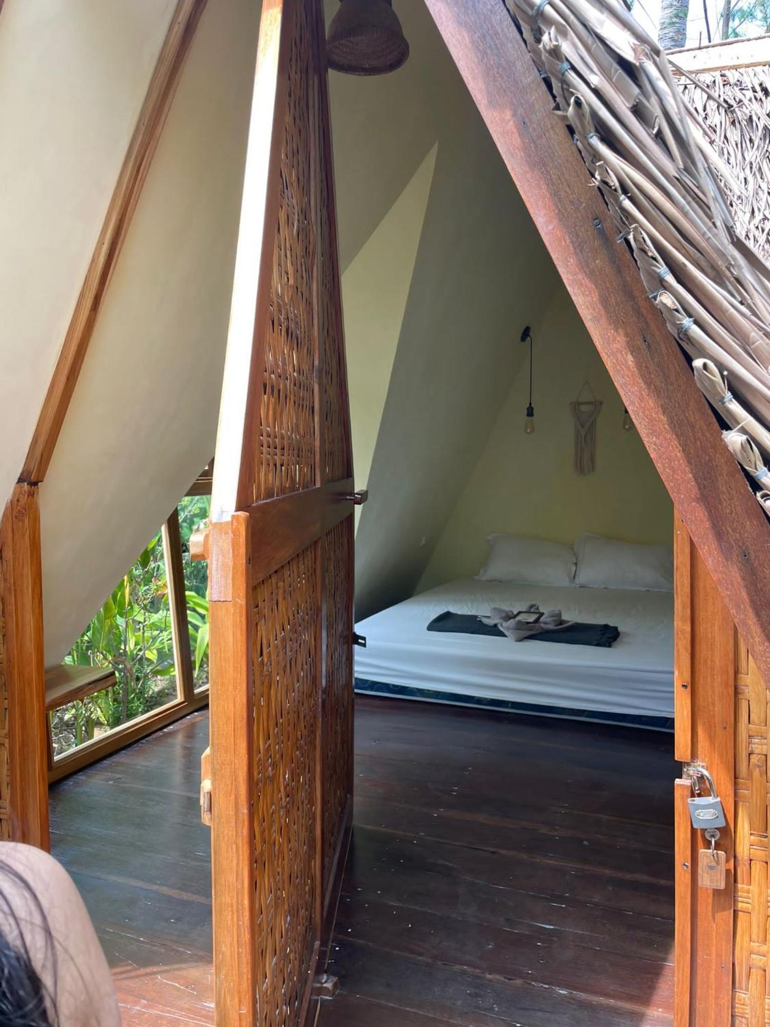 Basa-Basi Lodge Karimunjawa Exterior photo