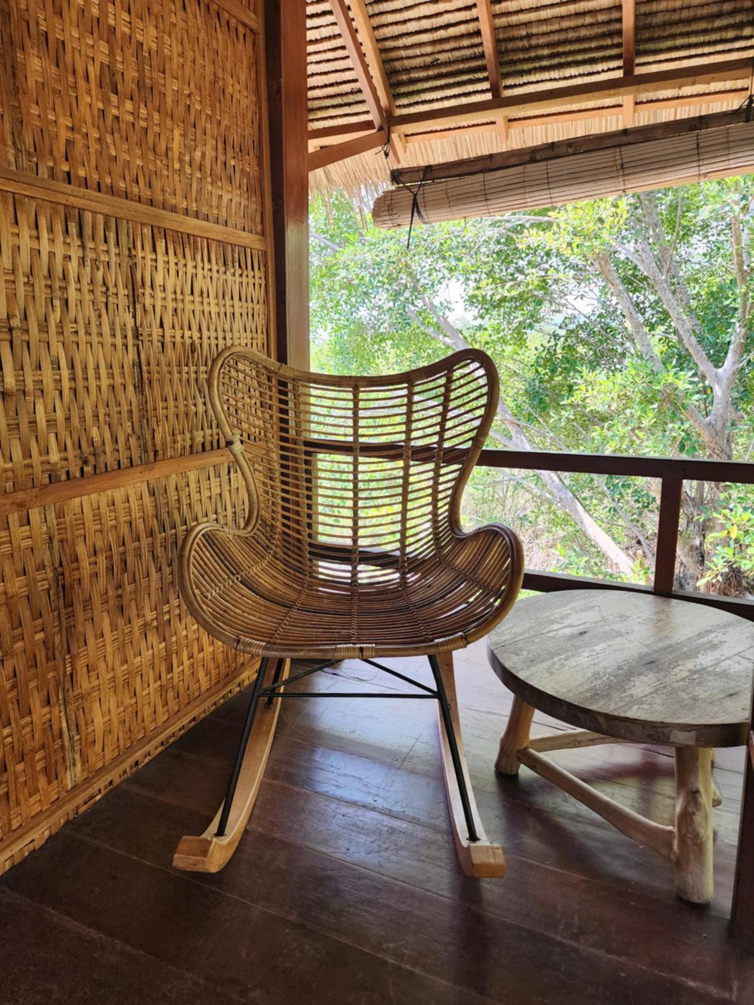 Basa-Basi Lodge Karimunjawa Exterior photo